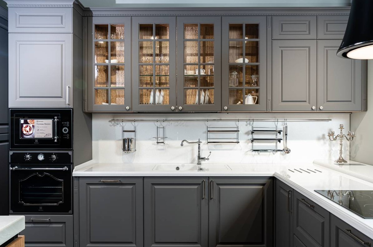 Серый перламутровый цвет для вашей новой кухни