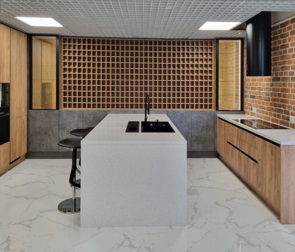 Дизайн угловой кухни AlvaLine с двумя рядами верхних шкафов (72 + 36 см)
