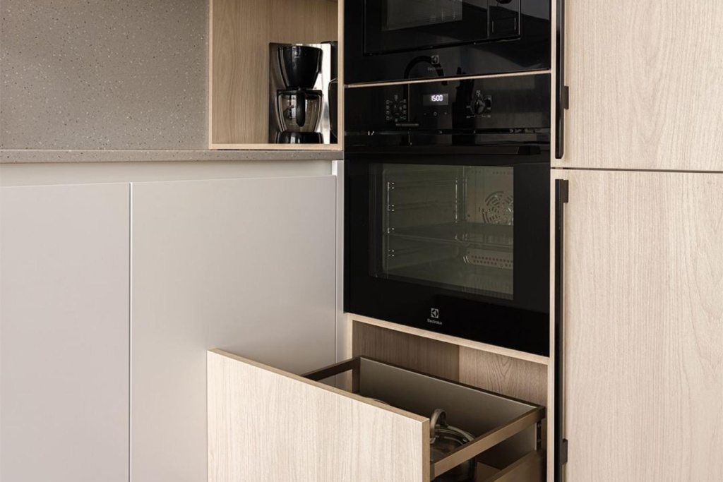 Кухня в бежево-коричневом цвете (28 фото): дизайн интерьера, фартука и обоев