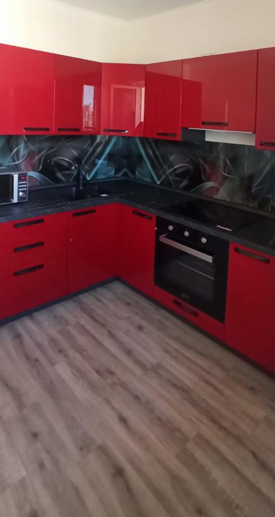Черно красная кухня в интерьере (48 фото)
